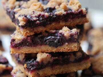 Stack of 4 blueberry crumble pie bars