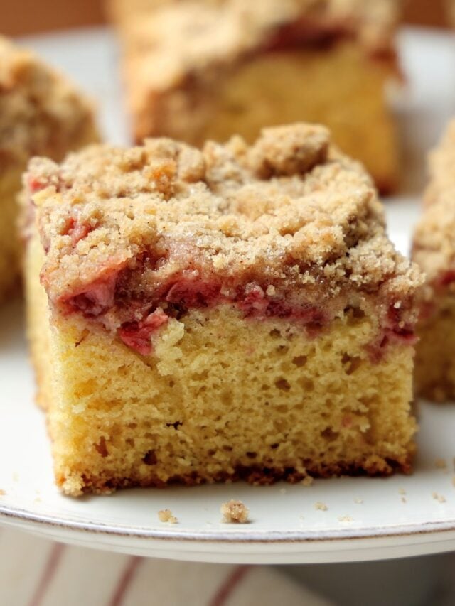 Strawberry Coffee Cake with Crumb Topping