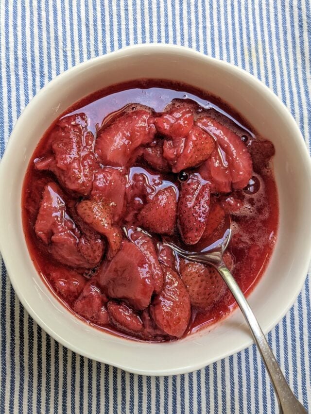 Easy Strawberry Compote