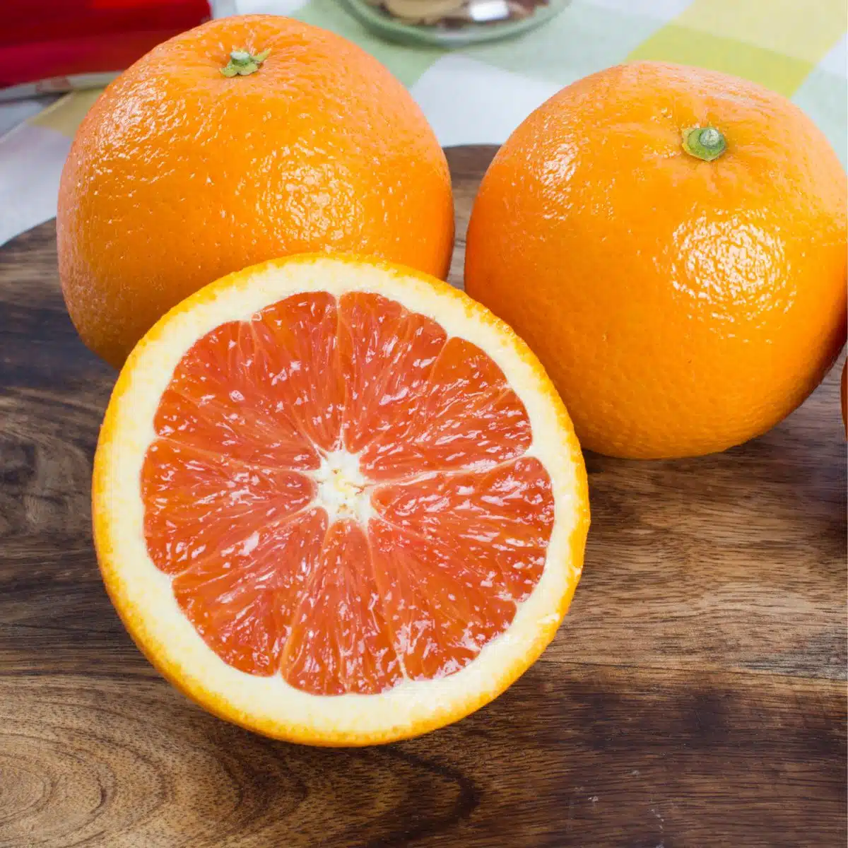 Cara Cara Orange sliced in half. 
