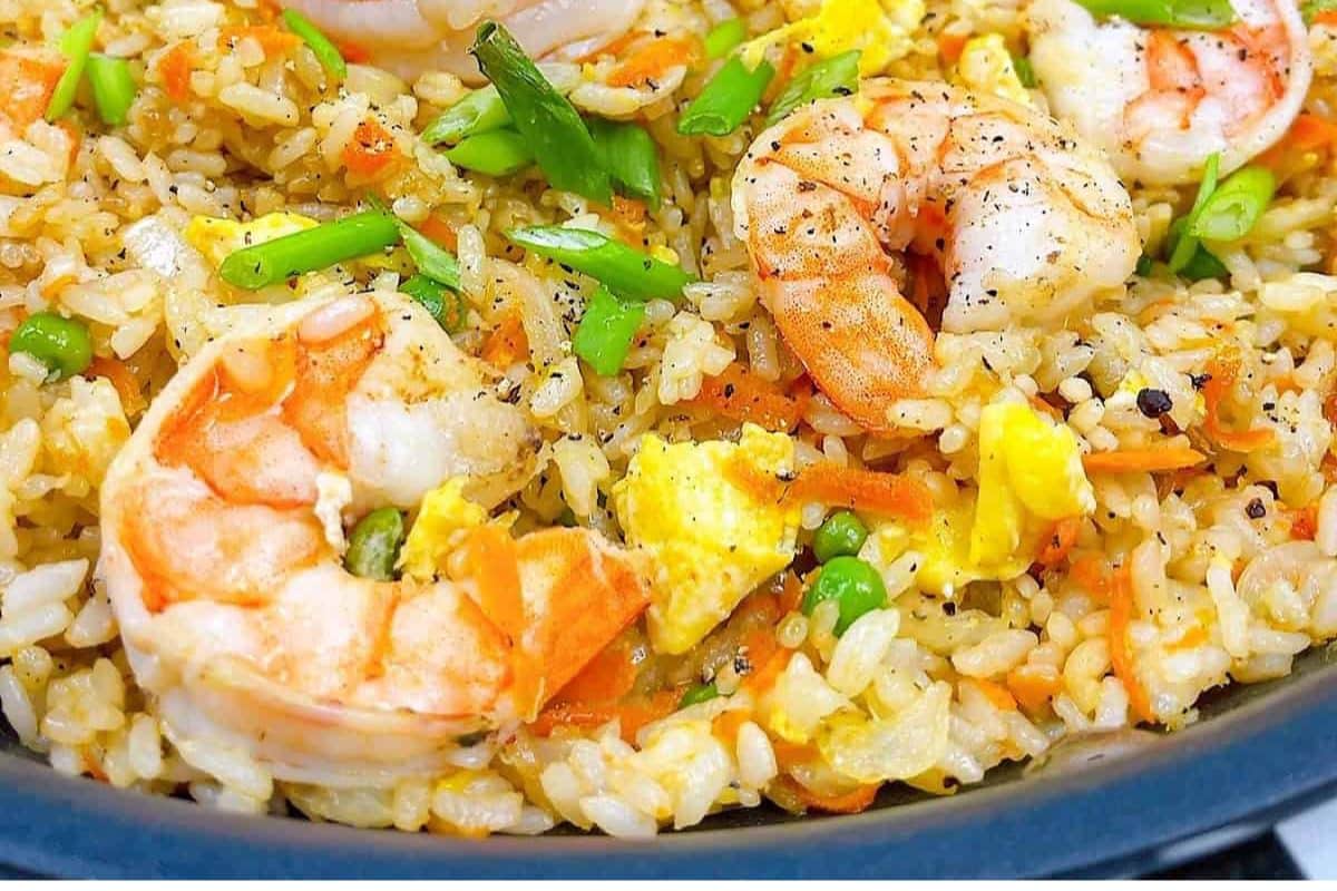 Shrimp fired rice on plate. 