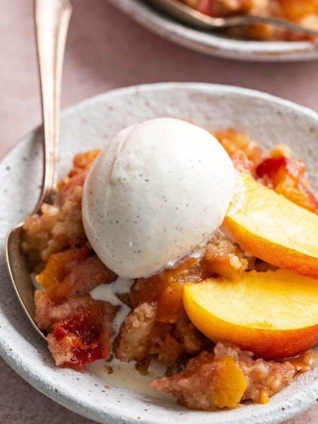 Peach dump cake