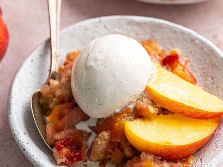 Peach dump cake